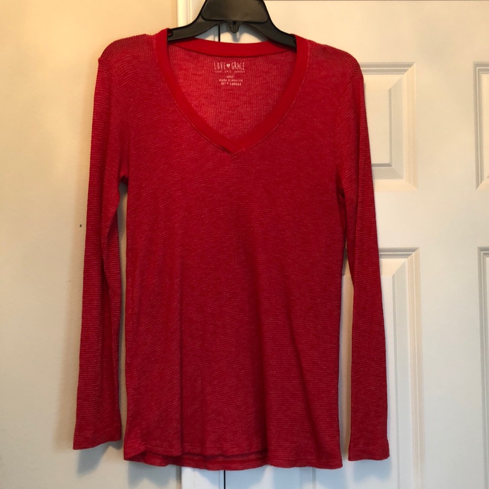 Love & Grace V-neck Shirt NWOT Sz S